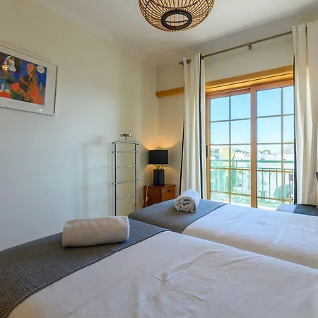 By Interhome Carcavelos (Lisbon)